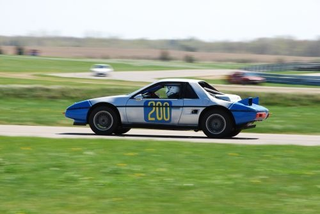 Illustration for article titled Never Give Up: One-Cylinder Fiero, One-Speed Thunderbird!